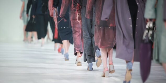 ISCHIA PINK SANDALS: THE FASHION STATEMENT OF 2023